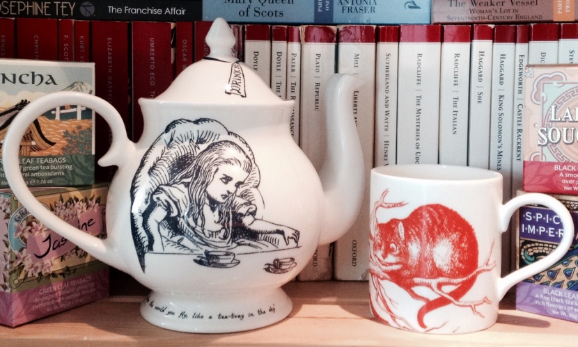 Whittard Alice In Wonderland Teapot